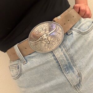 Western Longhorn Statement Belt – Gold Oval Buckle, Adjustable